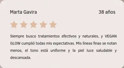 Tarjeta con reseña de Marta Gavira sobre su experiencia con Vegan Glow Facial en Depidi.